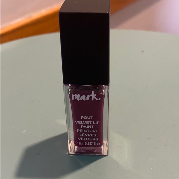 Mark by Avon pout velvet lip paint NWT - Picture 1 of 3